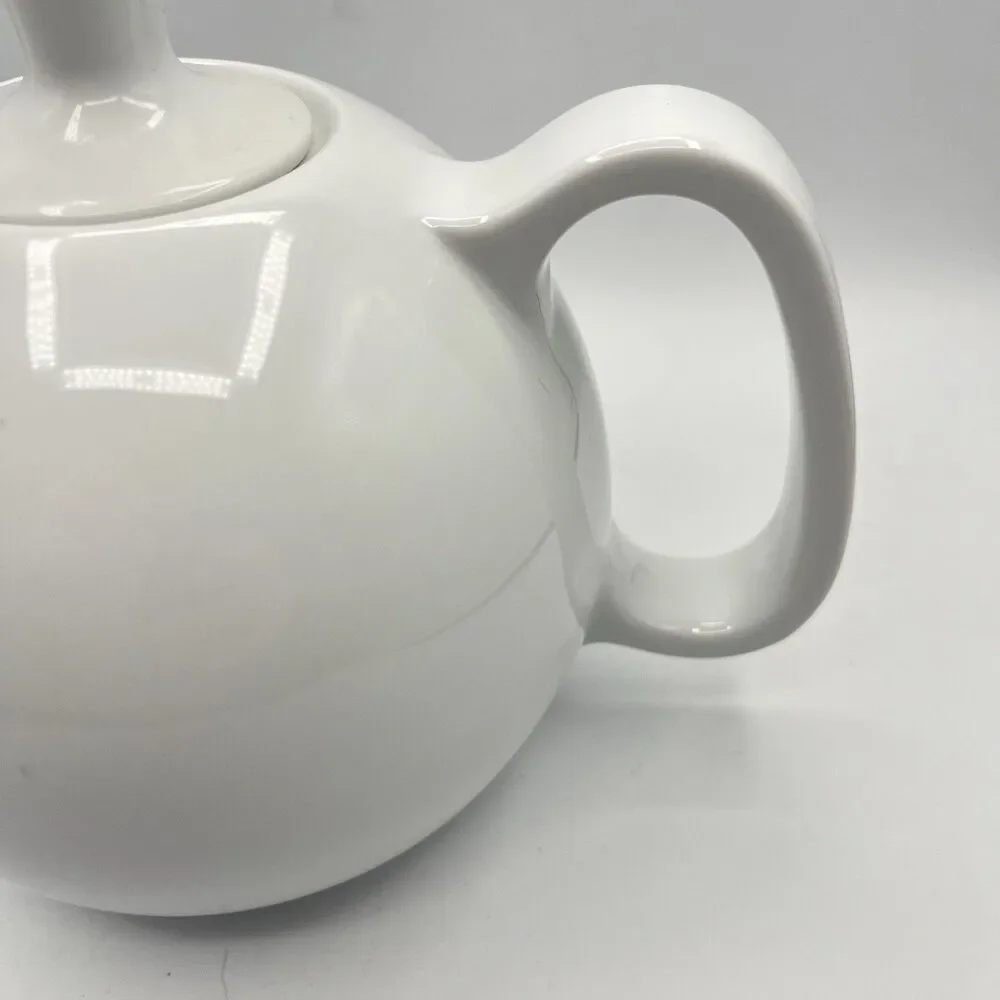 Crate & Barrel Segaform 6 Cup Glazed White Teapot with Lid